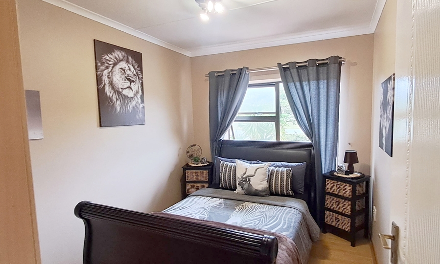 5 Bedroom Property for Sale in Reebok Western Cape